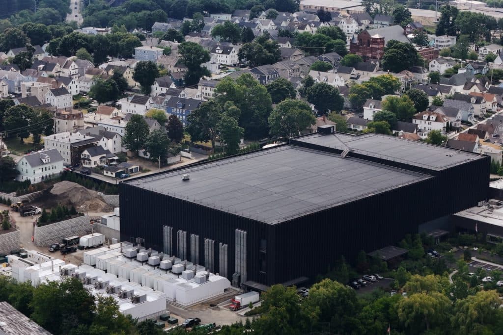 AI Data Centers Become Midterm Campaign Issue