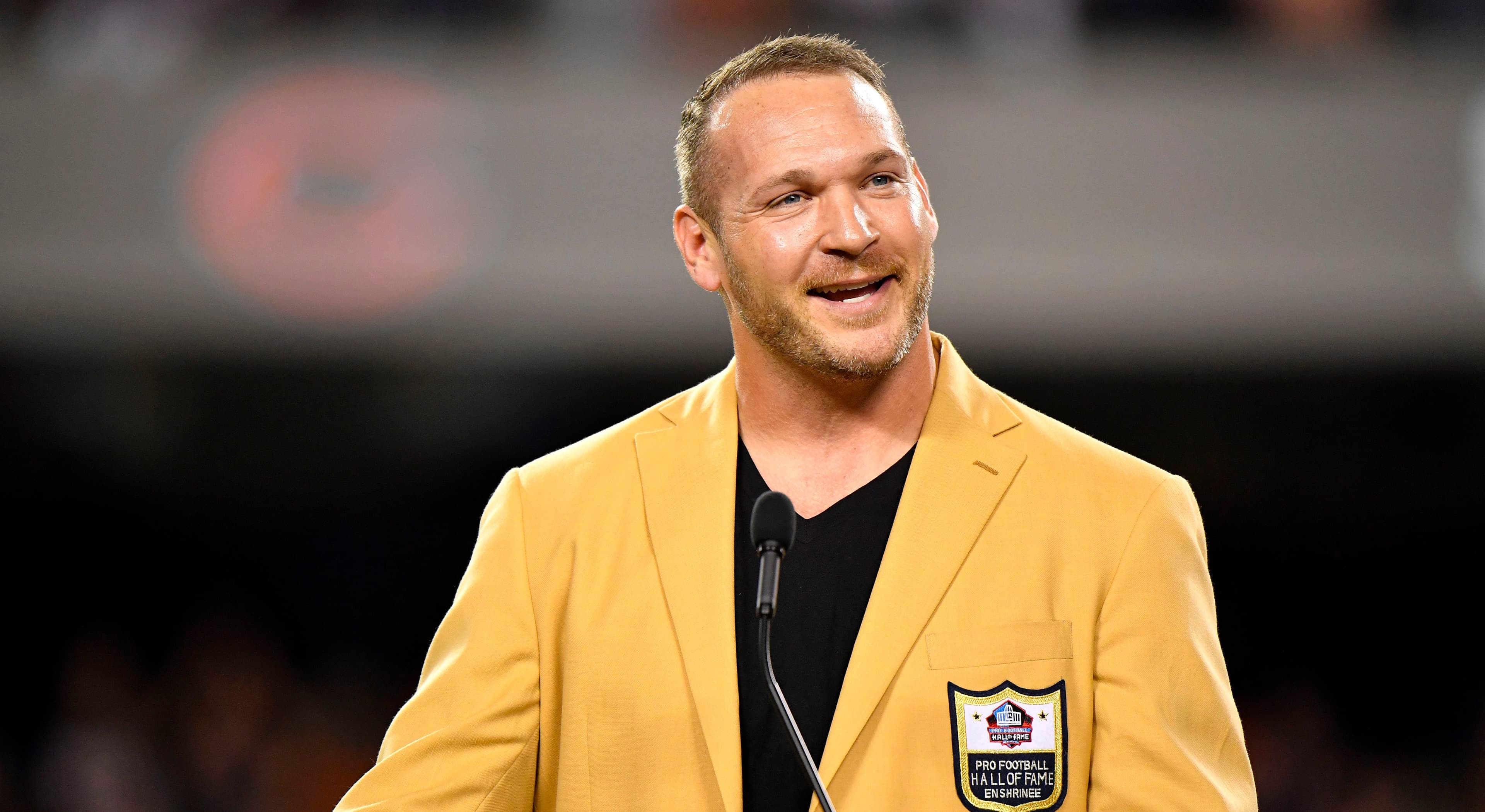 Brian Urlacher Criticizes Illinois Over Bears Move