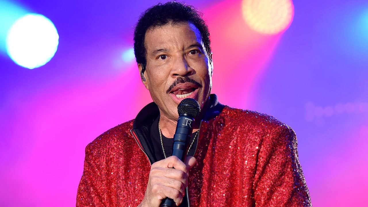 Lionel Richie urges rising artists to value fans amid controversy over Chappell Roan fan-encounter in Brazil