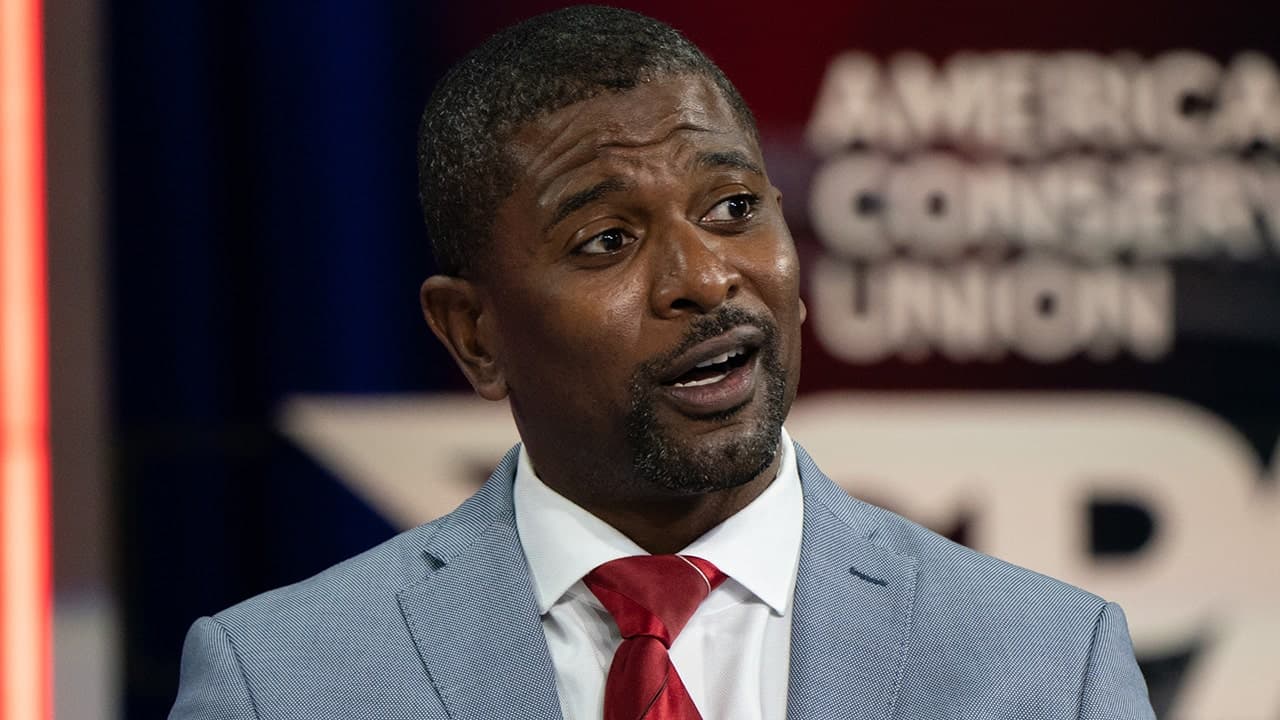 Ex-Vikings Captain Jack Brewer Says He Observed Members of Minnesota’s Somali Community Buying Luxury Goods Amid Federal Fraud Investigations