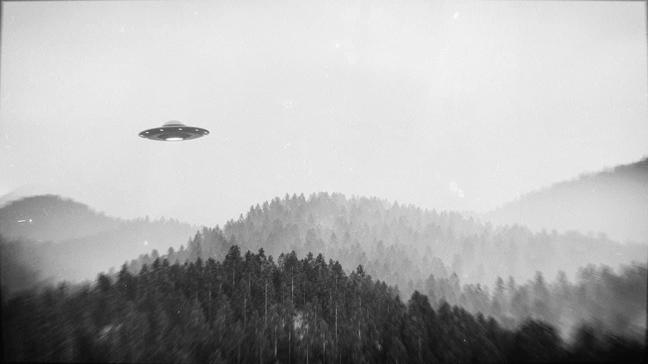 Pilot reports UFO hovering beside jet, leaving air traffic control stunned: 'Good luck with the aliens'