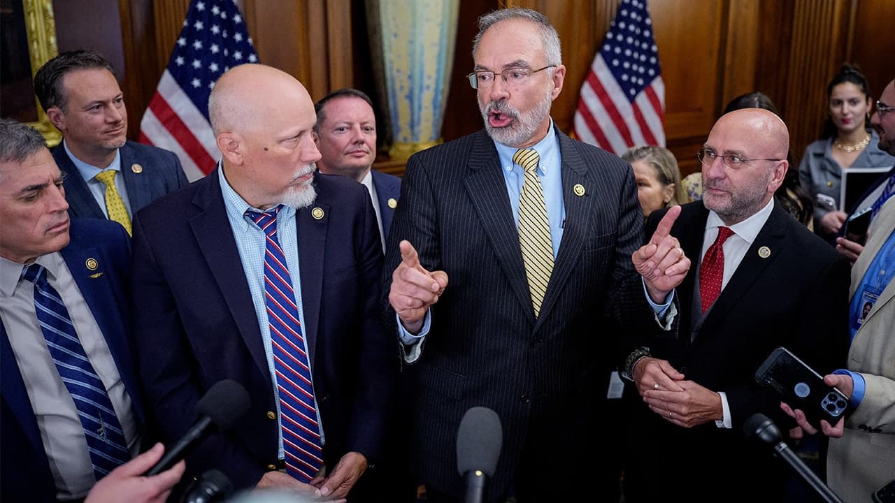 House conservatives threaten to block Senate DHS funding bill, demanding full-year ICE/CBP funding and voter ID provisions