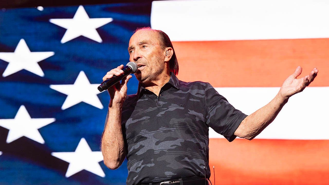 Lee Greenwood Urges Reform of Radio Royalties