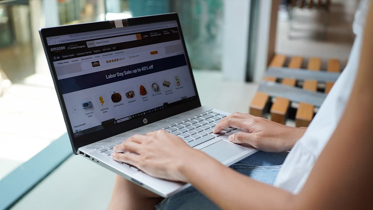 Amazon adds AI image search to Shopping app