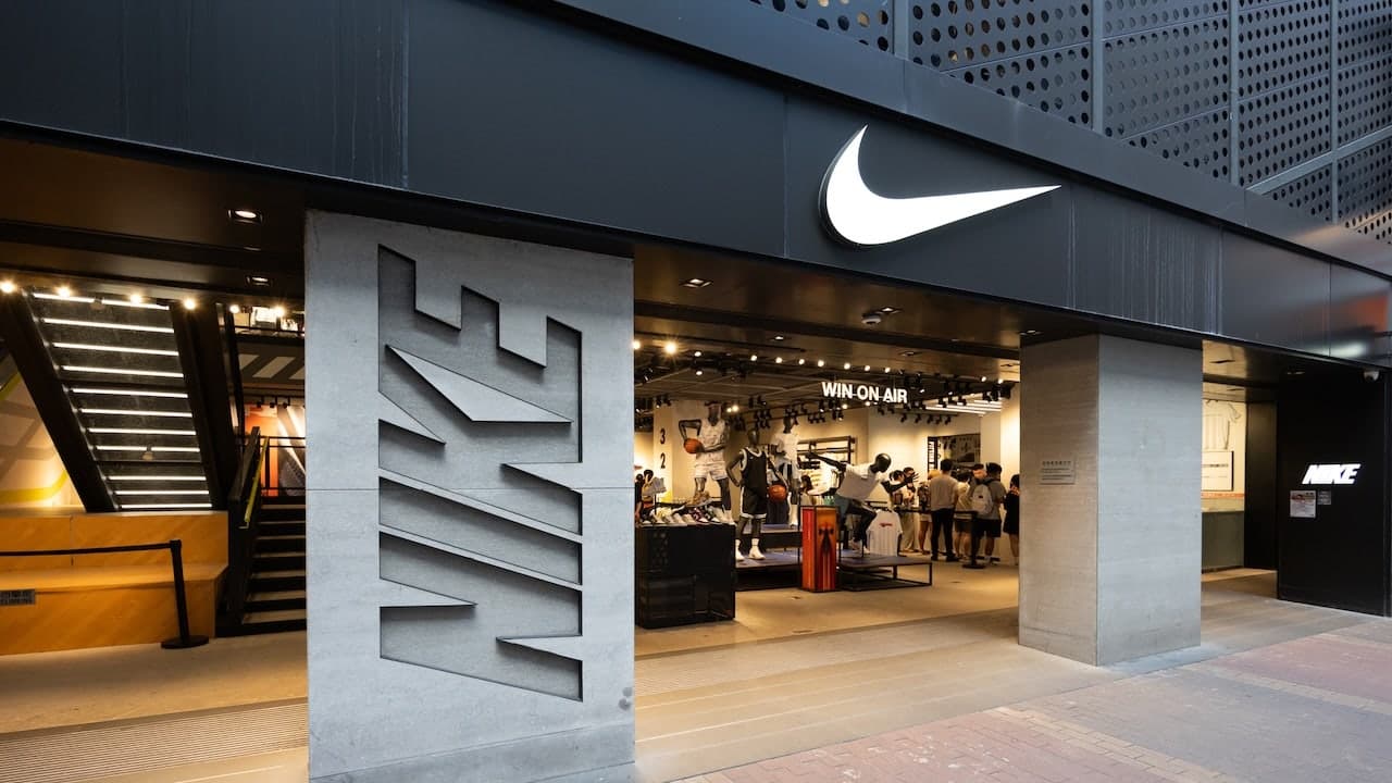 Nike removes Newbury Street sign near Boston Marathon after online backlash over "Runners welcome. Walkers tolerated." message