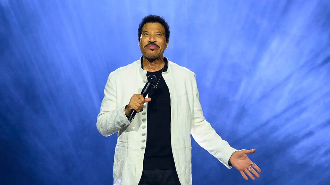Lionel Richie Cuts Opening Concert Short in Minnesota