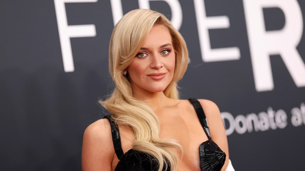 Kelsea Ballerini tells heckler to 'f--- off' after they screamed her ex's name during concert