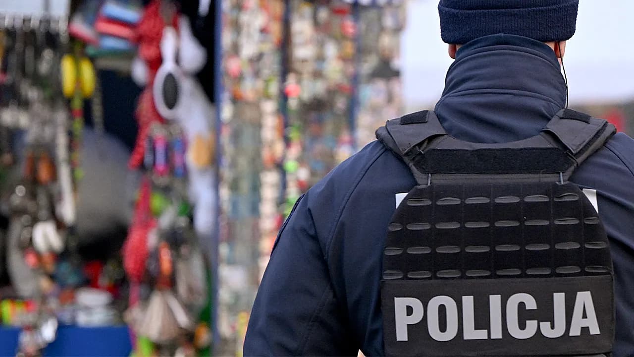 Poland foils ISIS-type bomb plot as Sydney attack triggers UK, Europe terror alerts