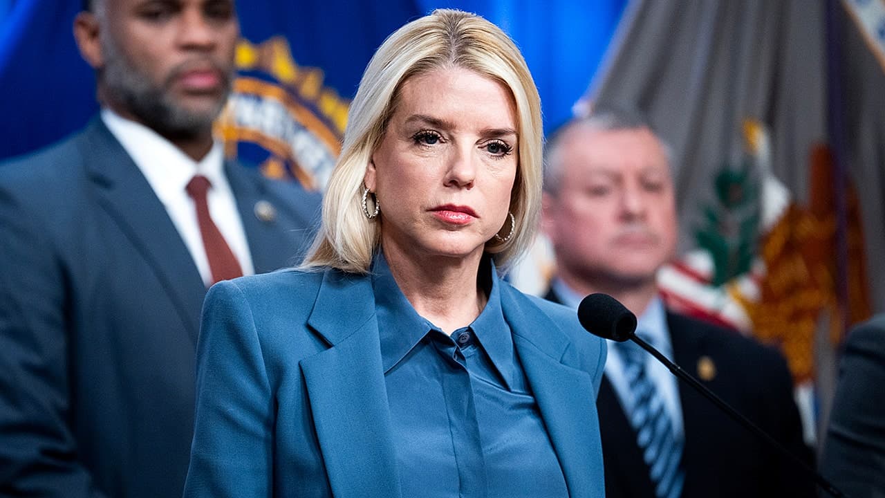 Bondi pushes back on First Amendment claims after Don Lemon, others arrested over church disruption