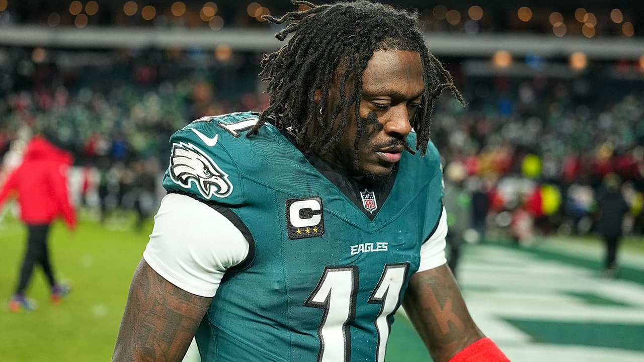 Eagles coach's clash with star wide receiver draws terse response from NFL great