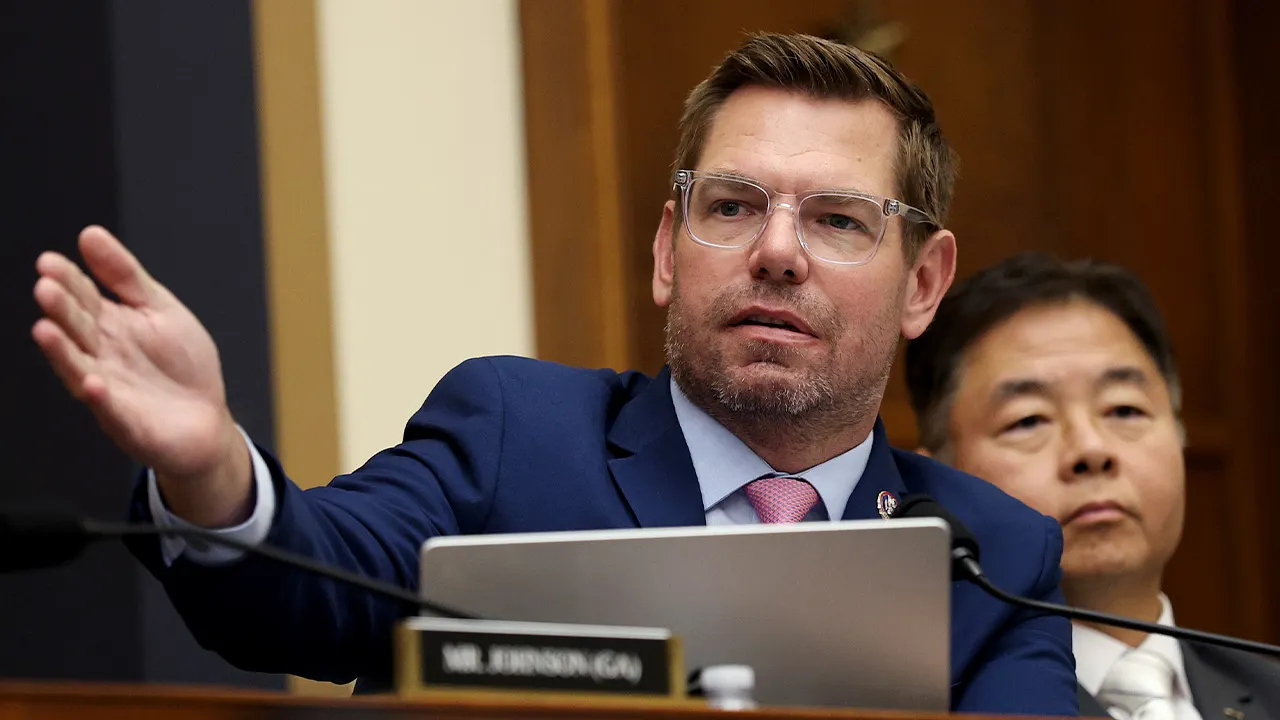 Andrew Yang Criticizes Eric Swalwell as Swalwell Suspends California Governor Bid and Resigns House Seat Amid Sexual Misconduct Allegations