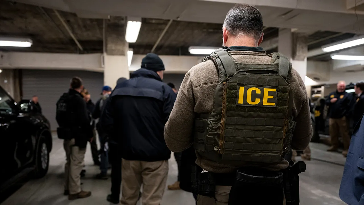 ICE officer shoots man during Houston traffic stop