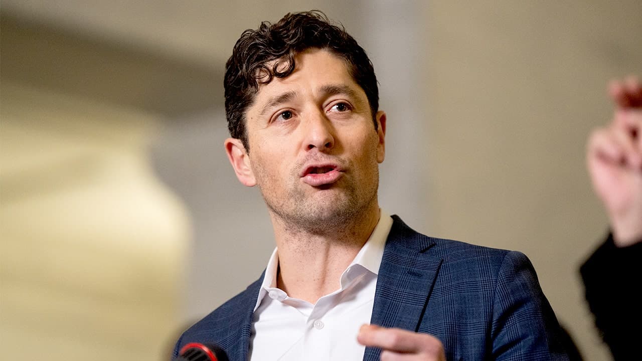 Minneapolis Mayor Jacob Frey dismisses new ICE shooting video, says agent 'walked away with a hop in his step'