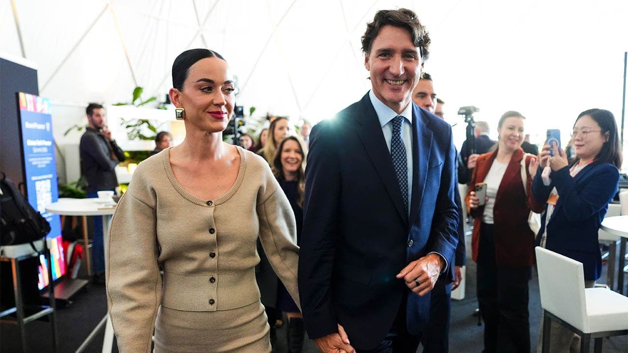 Katy Perry, Justin Trudeau hold hands during appearance at World Economic Forum in Davos