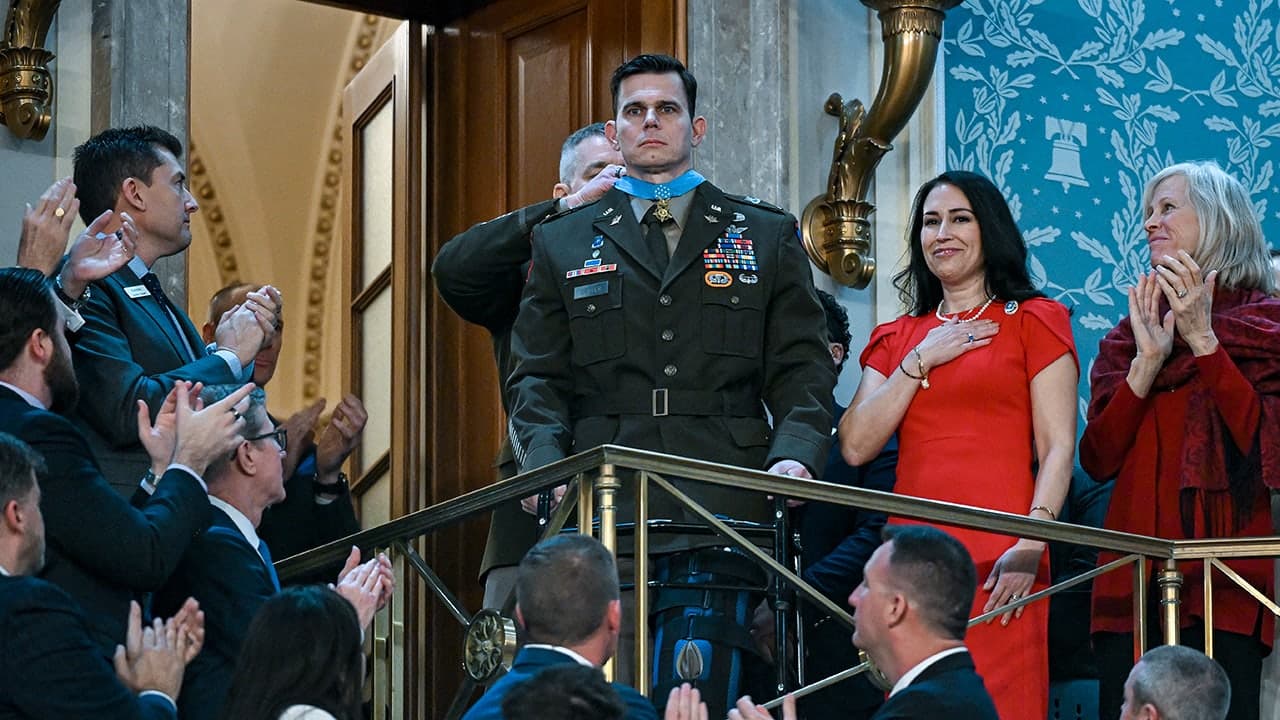 Trump awards back-to-back Medals of Honor during State of the Union address