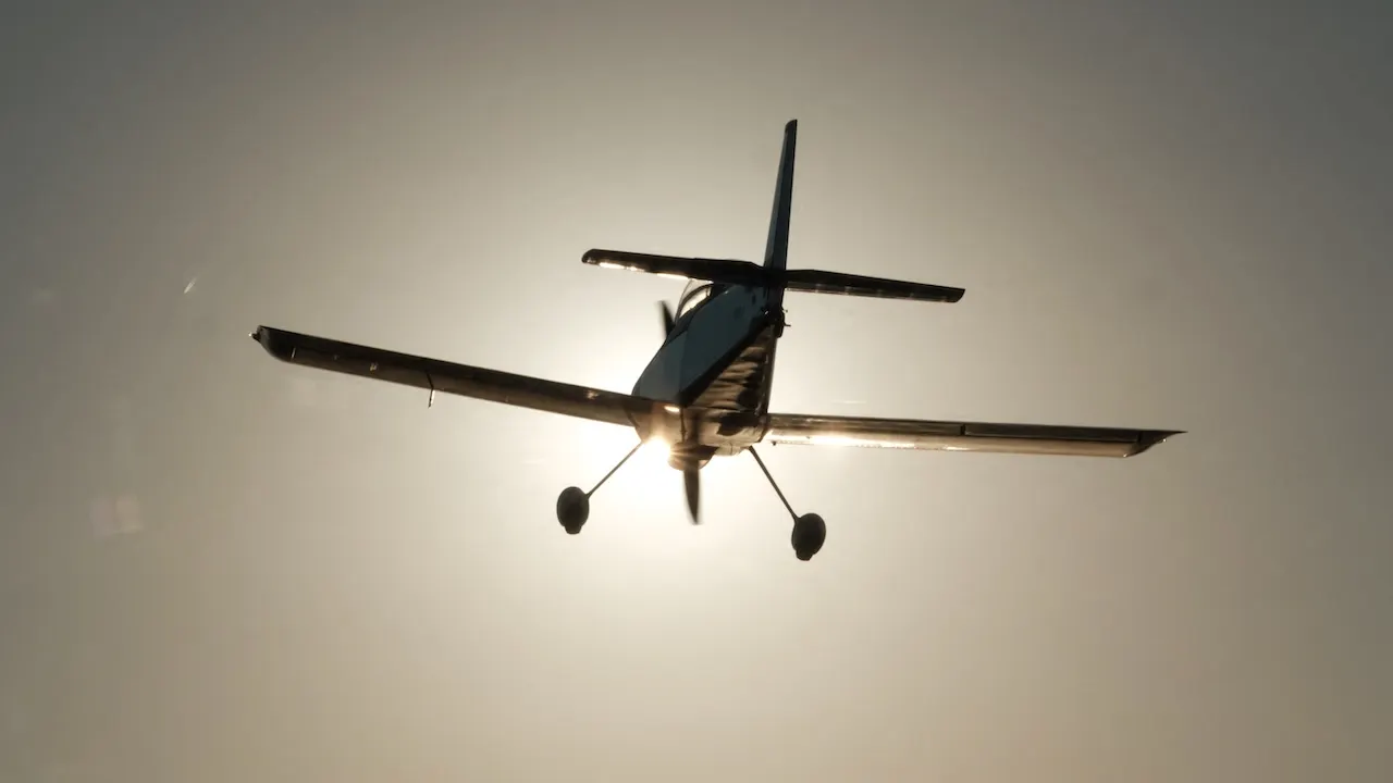 At least 2 dead after plane crashes into Alabama bay