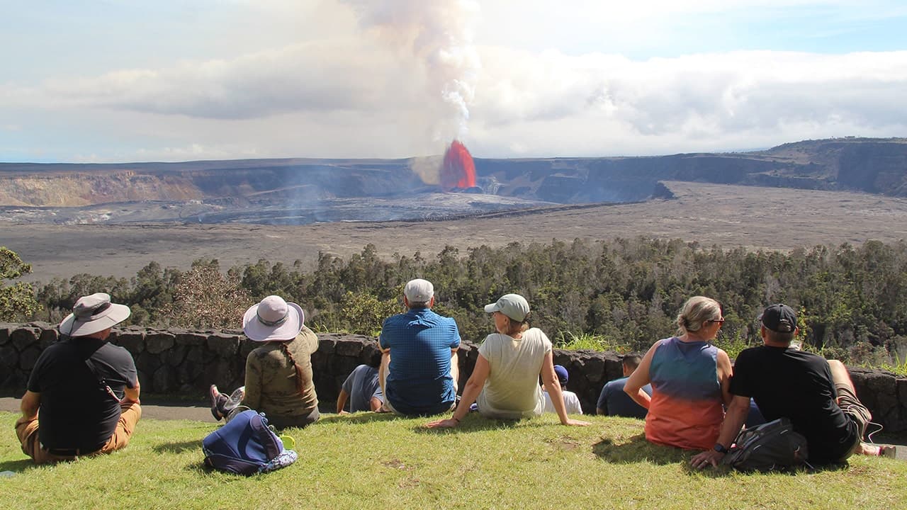 Hawaii Volcanoes National Park: Tourist's Death After Entering Closed Area Prompts Safety Warnings