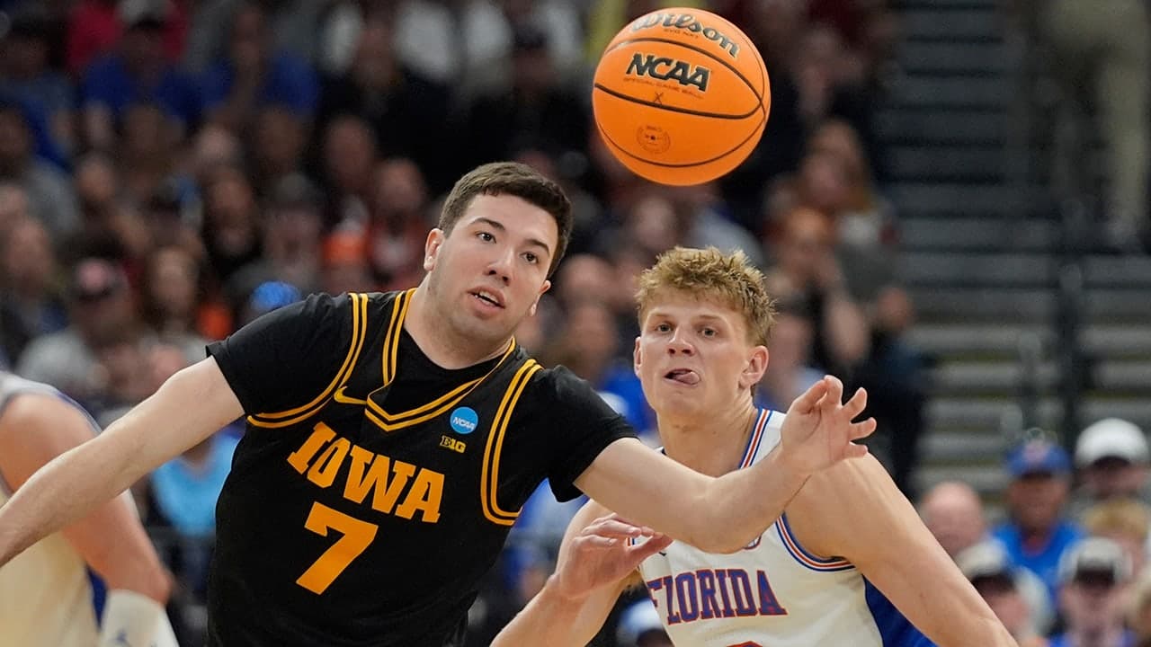 Iowa's Alvaro Folgueiras Drains Go-Ahead 3 to Beat Defending Champion Florida 73-72