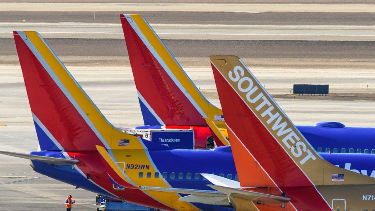 Major airline reportedly considers deluxe cleaning for premium seats only as passengers vent online