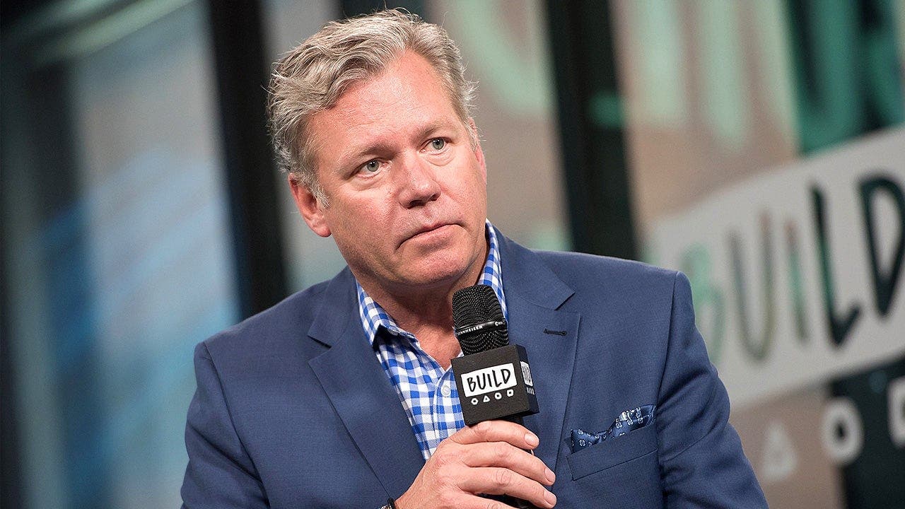 Chris Hansen Urges Parents to Warn Children About Sextortion