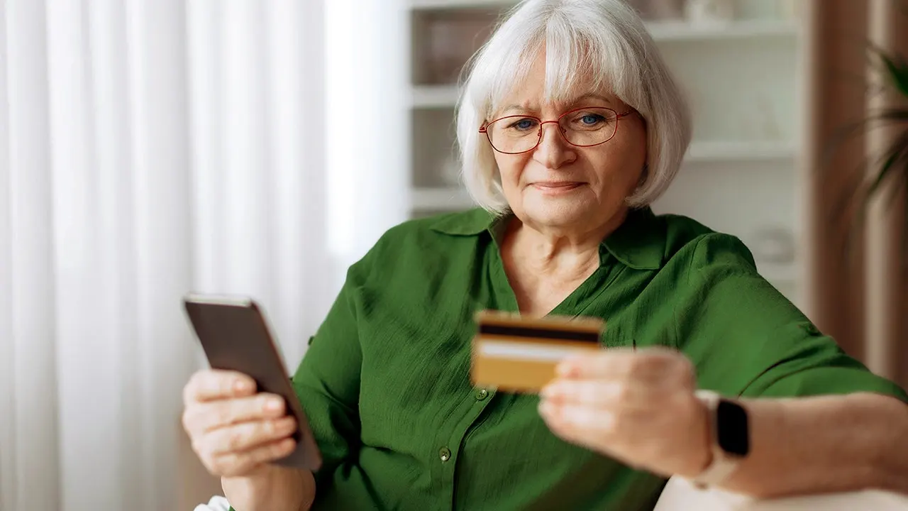 Some U.S. credit card issuers accept non-SSN identification (ITIN, passport); criminals use assembled personal data to open accounts