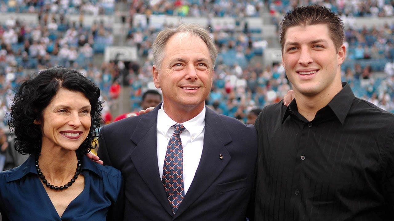Tim Tebow announces death of his father, Bob Tebow, at 78 and honors his missionary work in the Philippines
