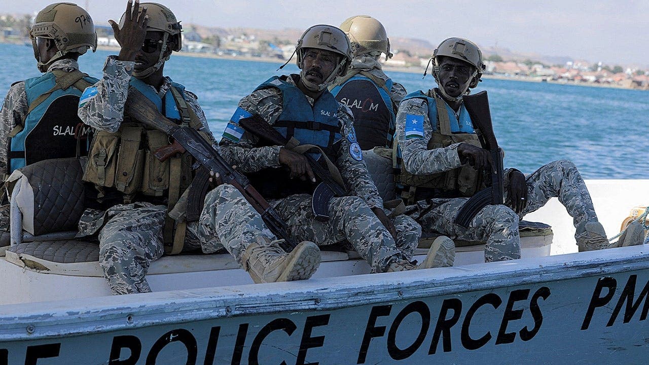 Analysts report rise in Red Sea and Gulf of Aden hijackings; Somali groups and Houthi-linked actors said to be involved, threatening oil shipments and regional trade