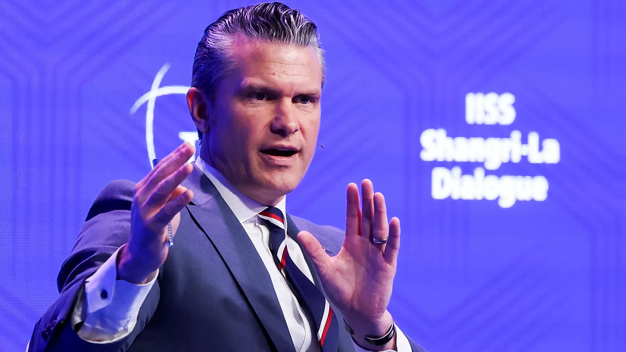 U.S. Secretary of Defense Pete Hegseth affirms support for Bolivia's government amid mass protests and coup warnings