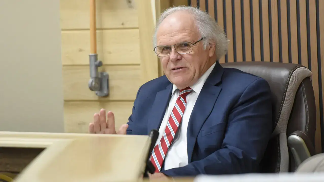 Cohutta, Georgia, town council reinstates police officers and bars firings for 30 days after mayor dissolved department