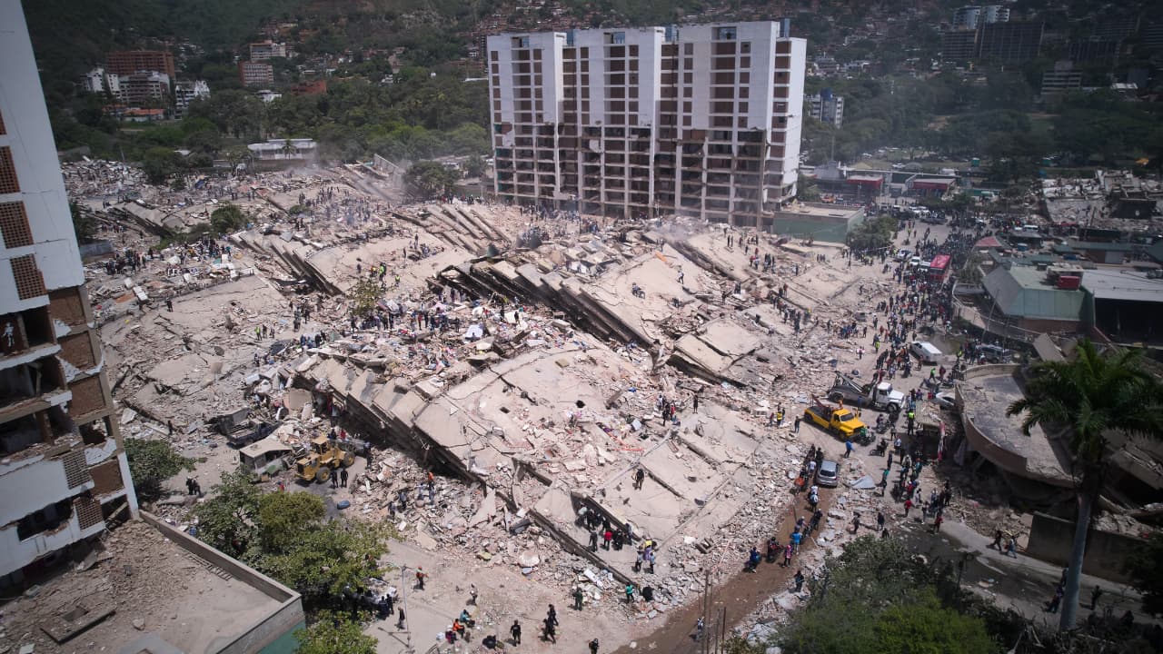 Twin earthquakes strike Venezuela; hundreds dead