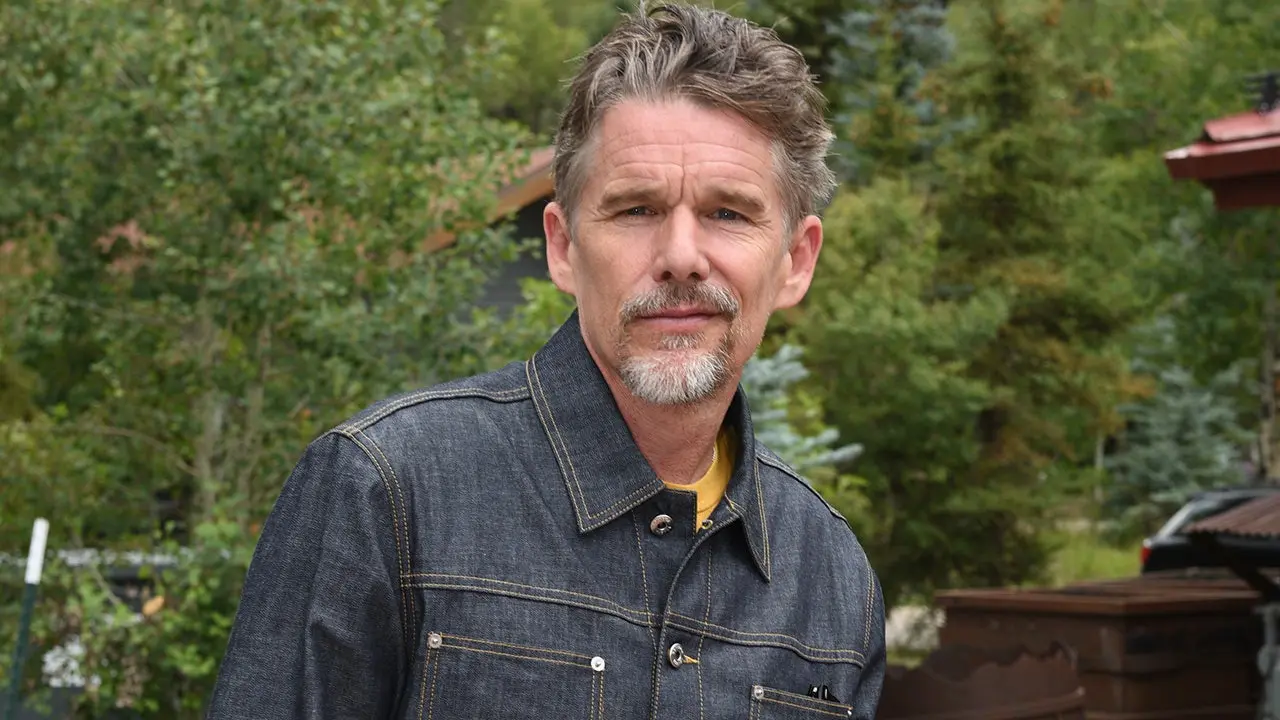 Ethan Hawke, Russell Crowe in Prison Thriller