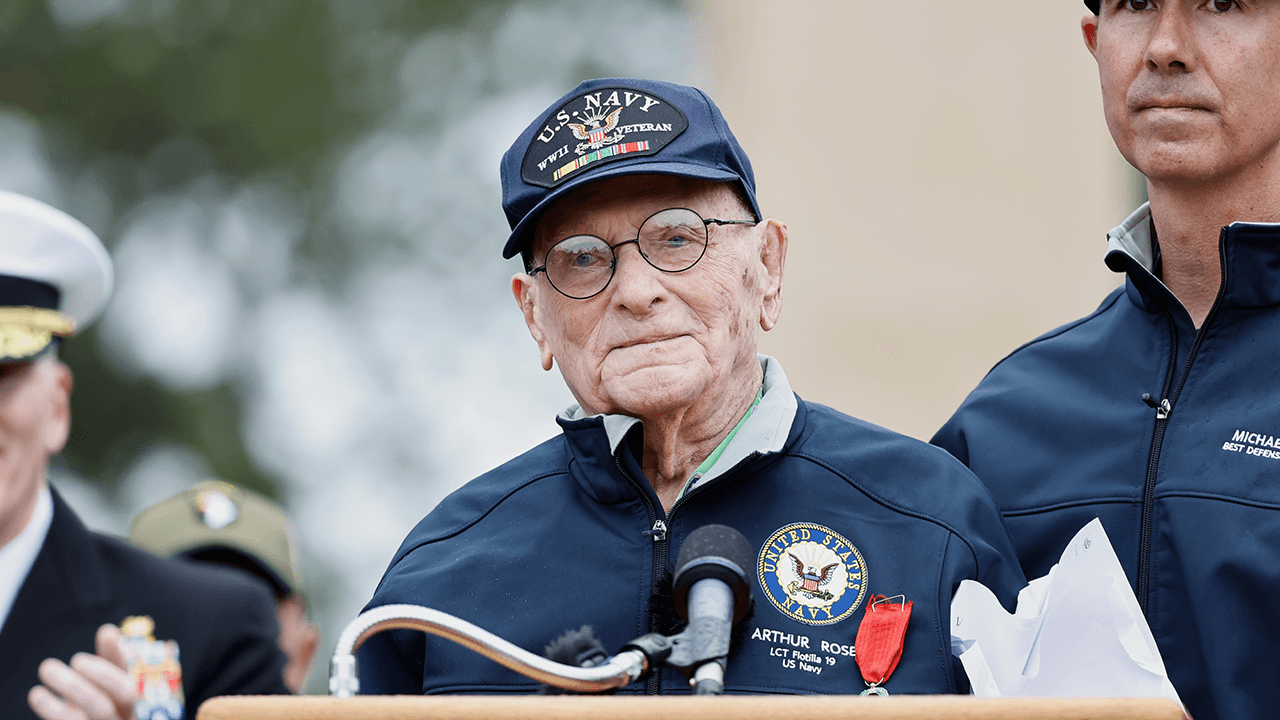 WWII Veteran Reads D-Day Letter in Normandy