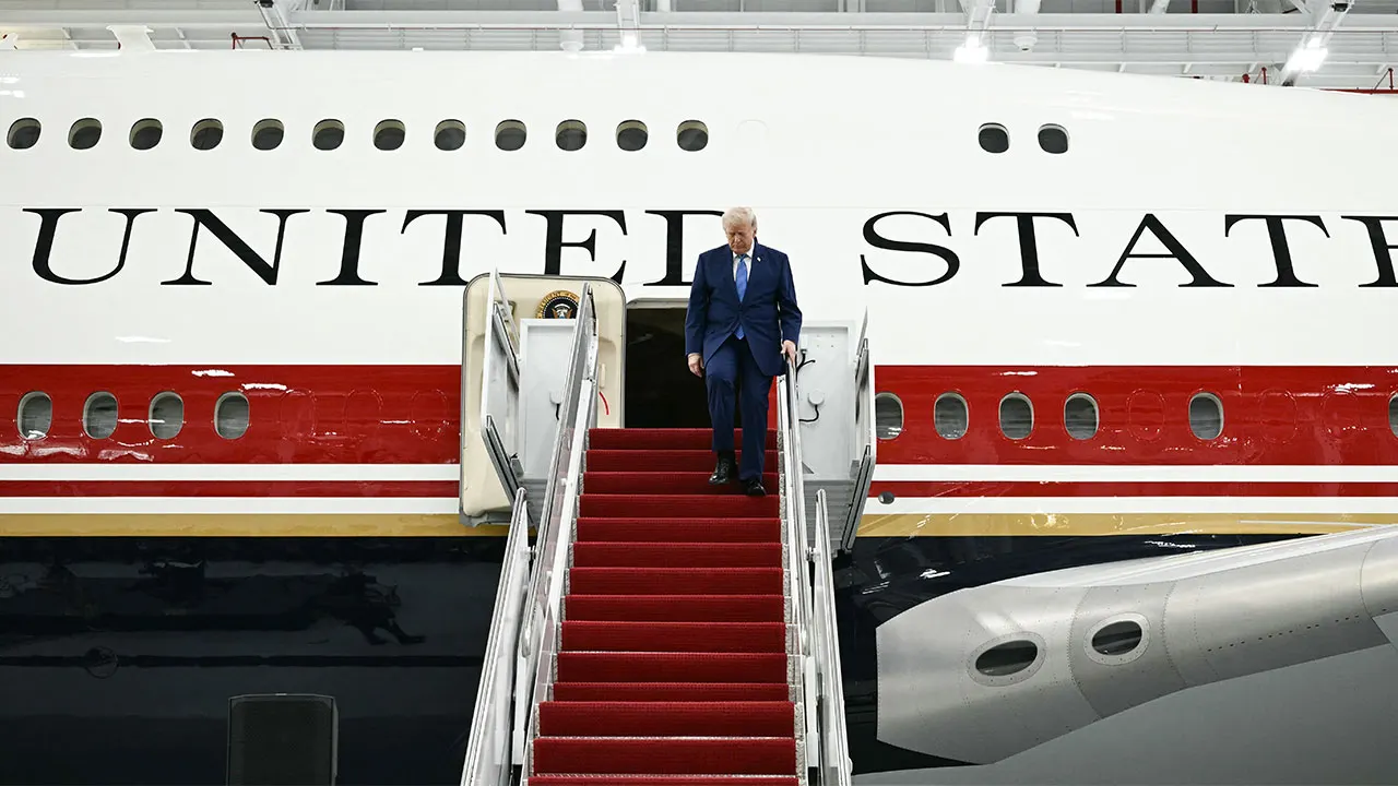 Trump Flies Donated Boeing 747 to Roosevelt Library