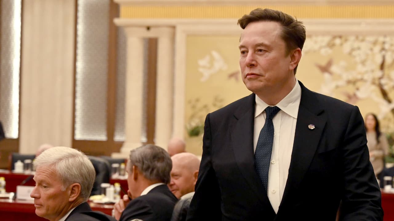SpaceX IPO Makes Musk First Trillionaire, Senators Criticize