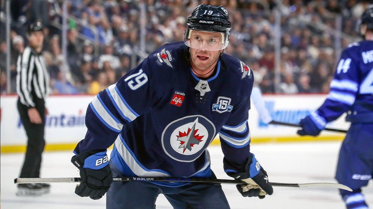 Jonathan Toews Retires After 16 NHL Seasons