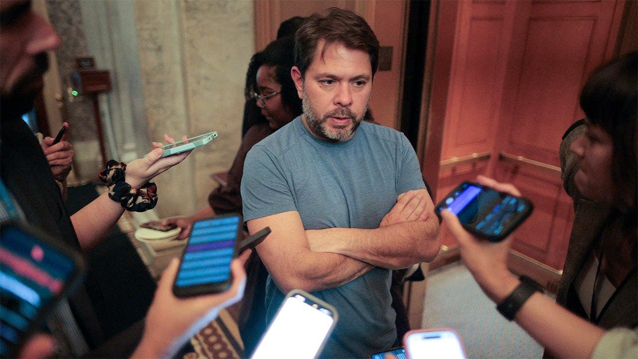 Sen. Gallego Scrutinized Over Divorce, Fundraising