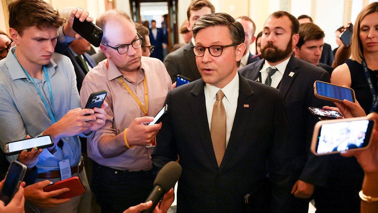 GOP Revolt Paralyzes House Floor Before Midterms