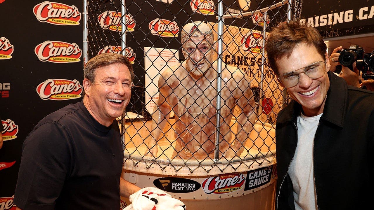 Brady, Gronkowski Dunked in 500 Gallons of Cane's Sauce