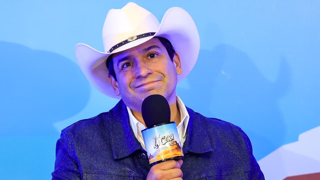 Resurfaced Tweets Show Bobby Pulido Criticized Police
