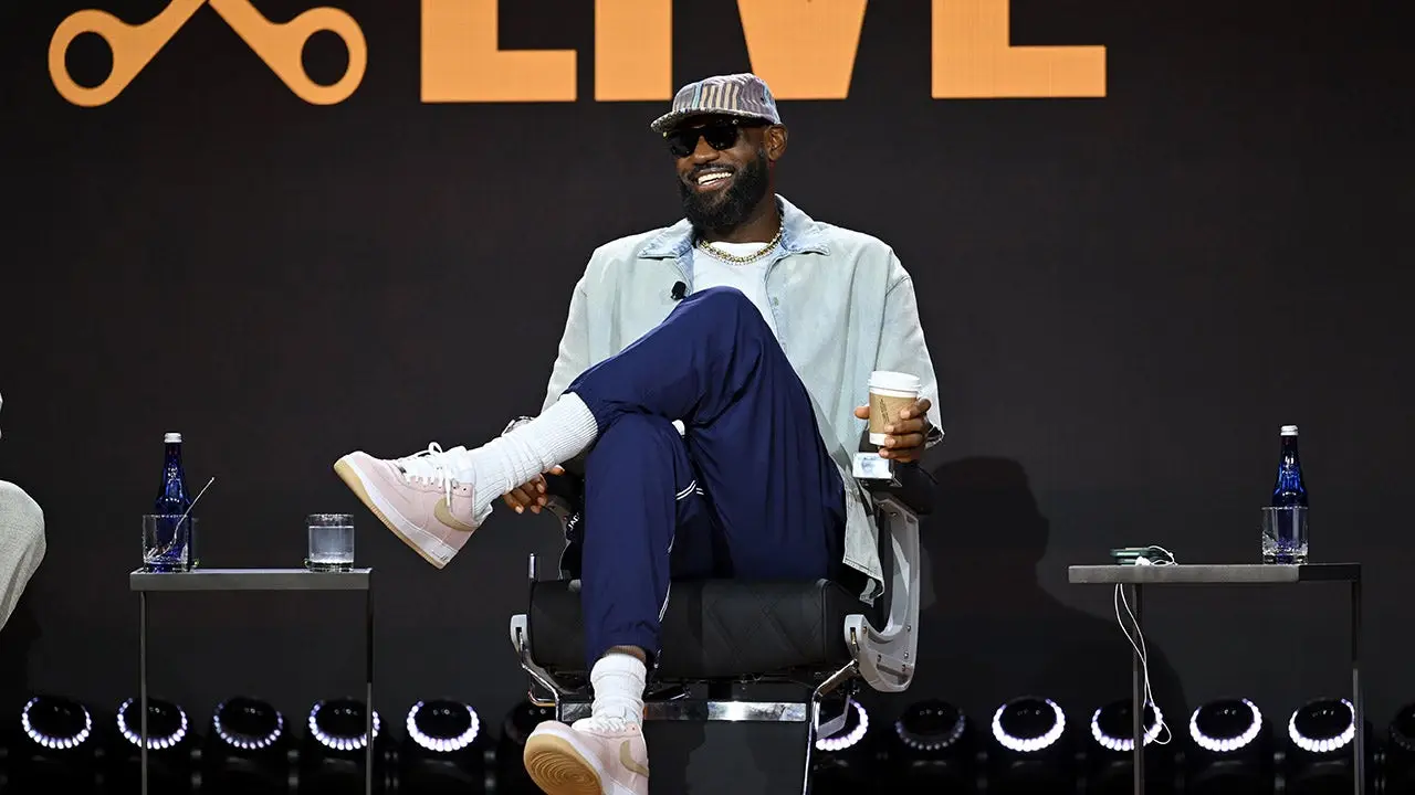LeBron Says 'Trust the Process' at Fanatics Fest