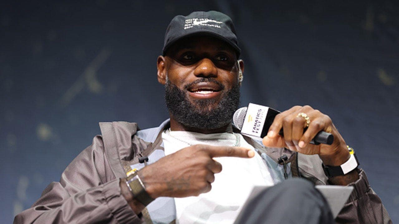 LeBron Declines To Announce Free Agency Decision