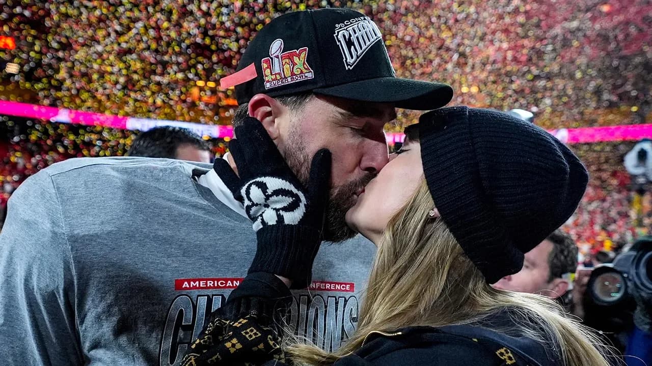 Taylor Swift shows up to support Travis Kelce for possible final home game