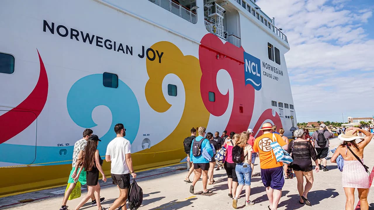 Cruise passengers blast new dining dress code on major cruise line