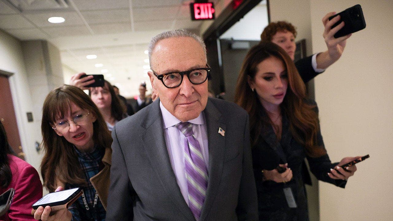 Howard Kurtz (Fox News) argues Democrats face long odds to win Senate majority despite low approval ratings for President Trump