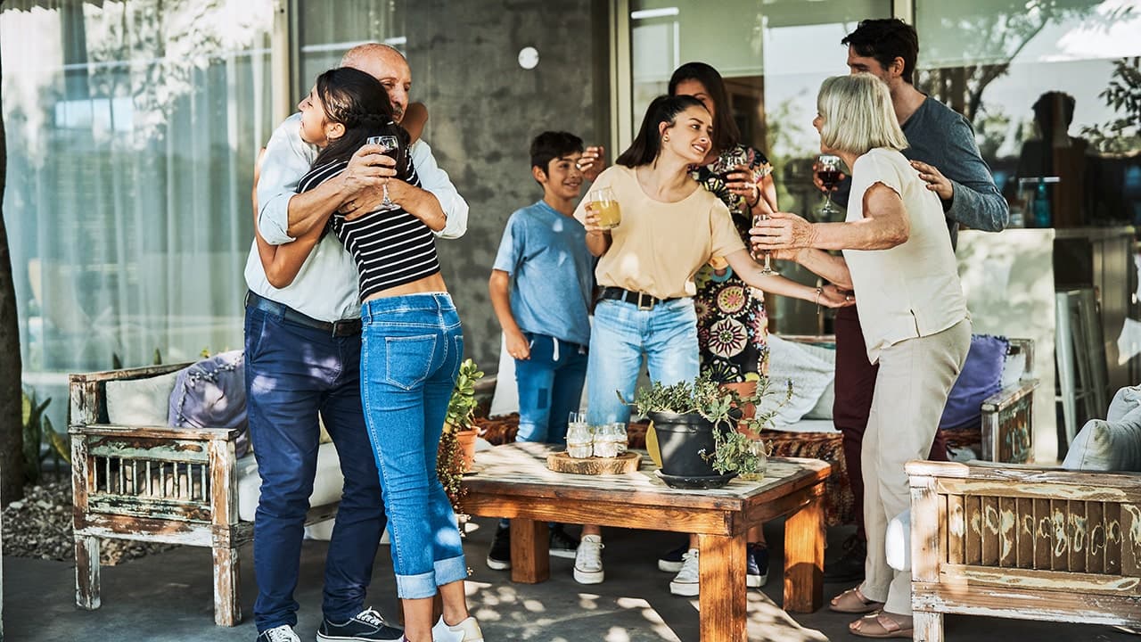 Explaining the 'Midwest goodbye': why farewells at Midwestern dinners are often long and involve lingering, hugs, and offers of food