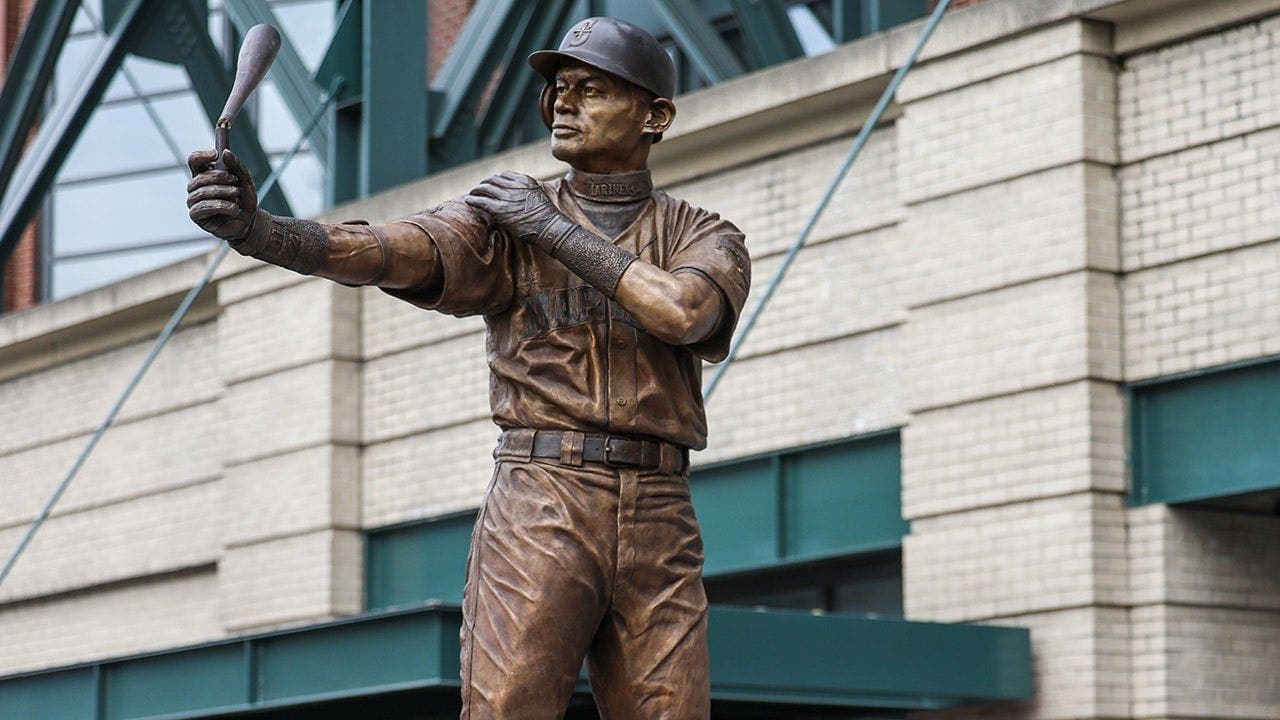 Bronze bat breaks during unveiling of Ichiro Suzuki statue at T-Mobile Park in Seattle