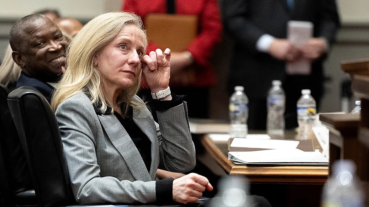 FBI executes search warrants at Virginia state Sen. L. Louise Lucas’s Portsmouth office and related cannabis dispensary in federal corruption and illegal-marijuana investigation; Lucas is an ally of Abigail Spanberger