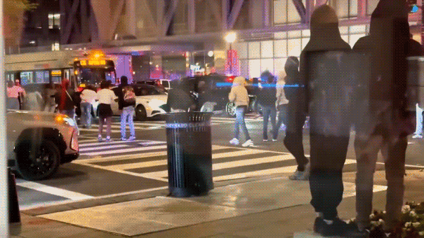 Hundreds of Teenagers Gather at Washington's Navy Yard During Temporary Juvenile Curfew; Police Report Minimal Incidents
