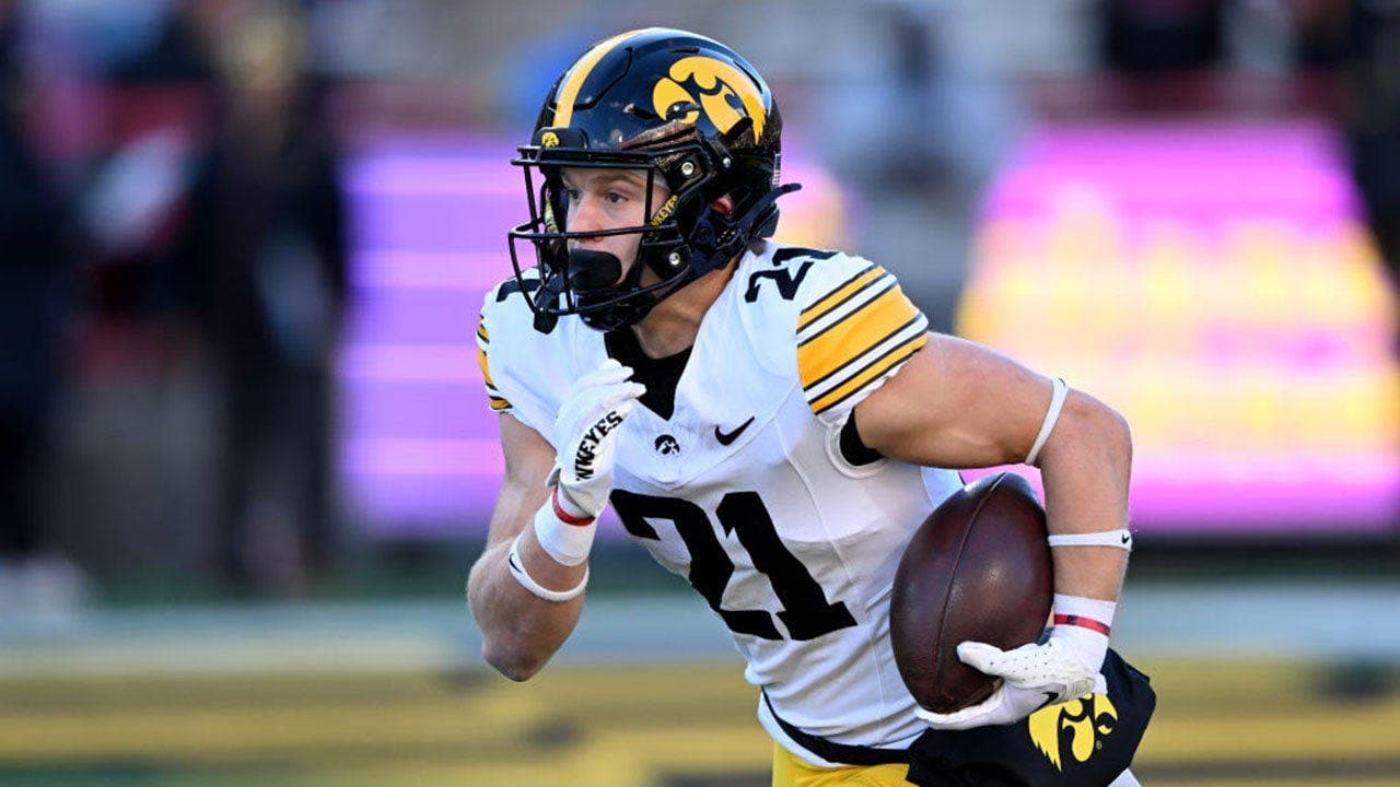 Pittsburgh Steelers select Iowa return specialist Kaden Wetjen at No. 121; Wetjen received call while playing golf near campus