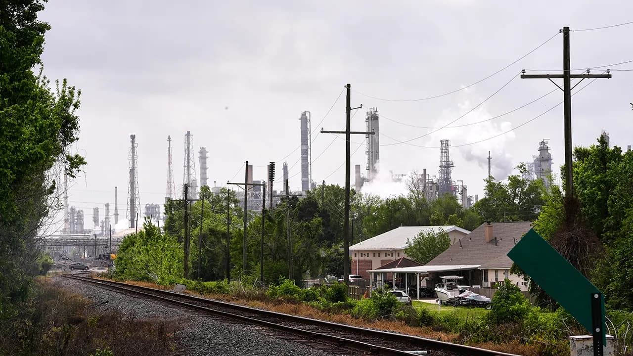 Opinion: Trump administration policies, increased Venezuelan exports, and expanded drilling aim to reduce U.S. reliance on Middle East oil